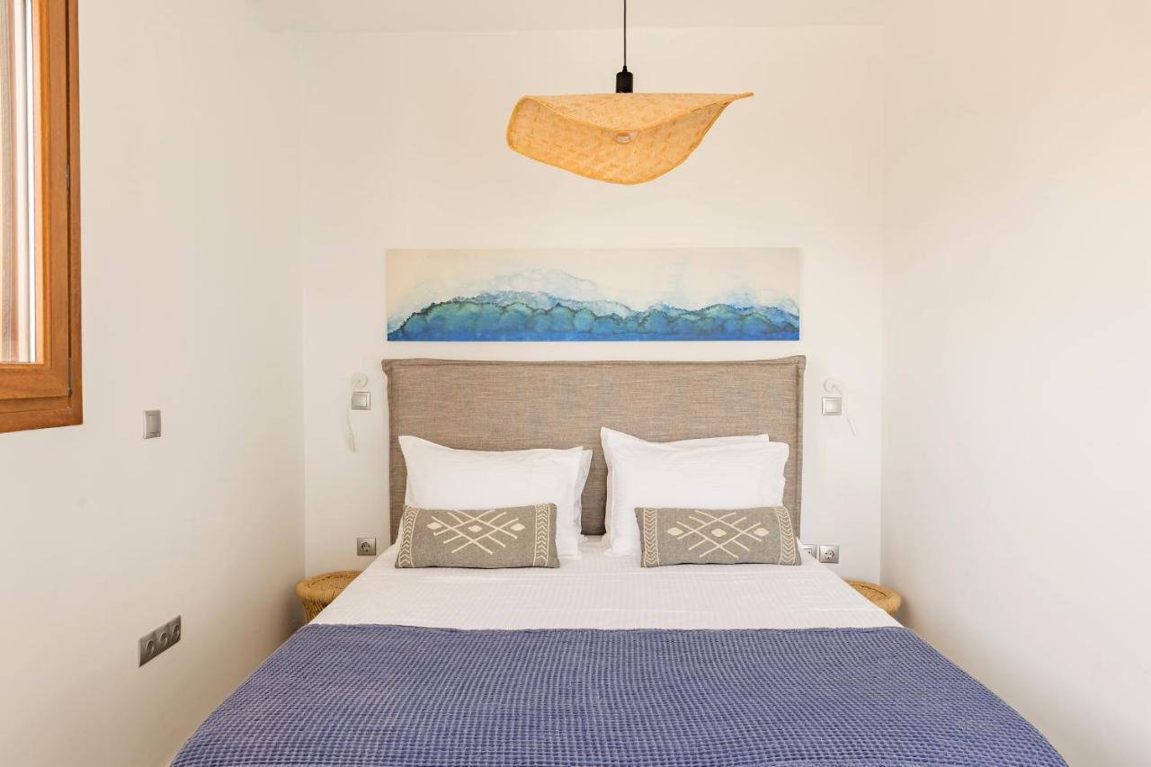 Villa Santa Maria With Private Pool And Sea View 아판토우 외부 사진